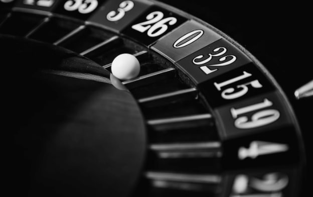 slo1000 Póker 6+ Hold'em Mesas